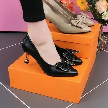 2022 İlkbahar ve Sonbahar Yeni Seksi ve rahat ayakkabılar Yay Küçük Koku Peri Sivri Burun Düz Renk Yüksek Topuklu kadın