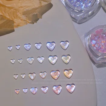 50 Adet Yeni Düz Tabanlı Tırnak Sanat Takılar Aurora Aşk Kalp Desen tırnak mücevheri Süs 3D Glitter Reçine Yanardönerlik Aksesuarları