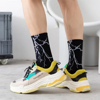 Kore Tarzı Harajuku Kaykay Uzun Çorap Yaratıcı Eğlenceli Yıldırım Hip Hop Tarzı Çorap Unisex Sokak Komik Mutlu Çift Çorap